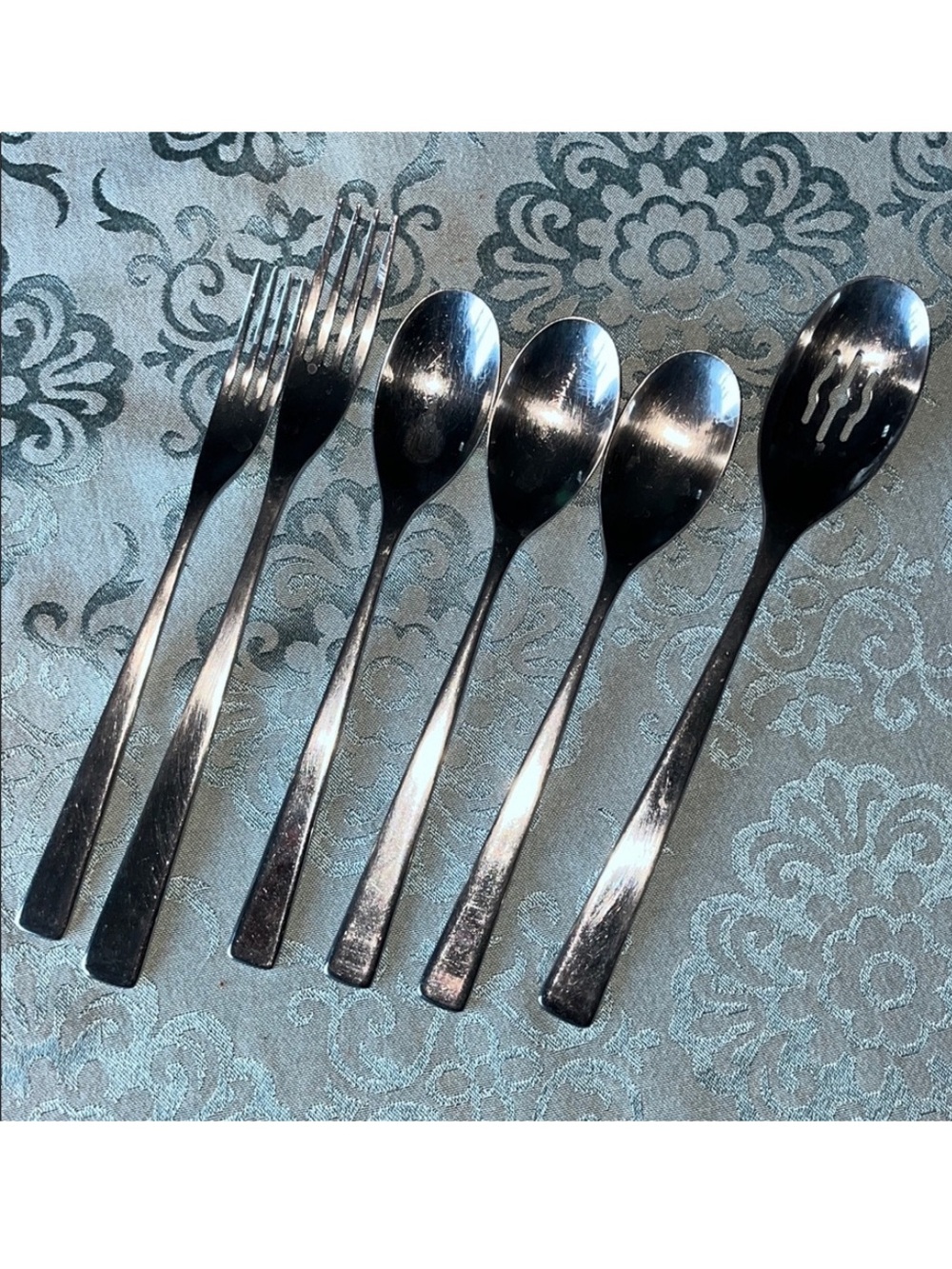 Studio William Tilia Mirror Elegant Contemporary Stainless Flatware pieces